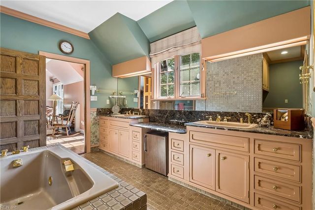 510 Oak Grove RD, Norfolk, VA 23505