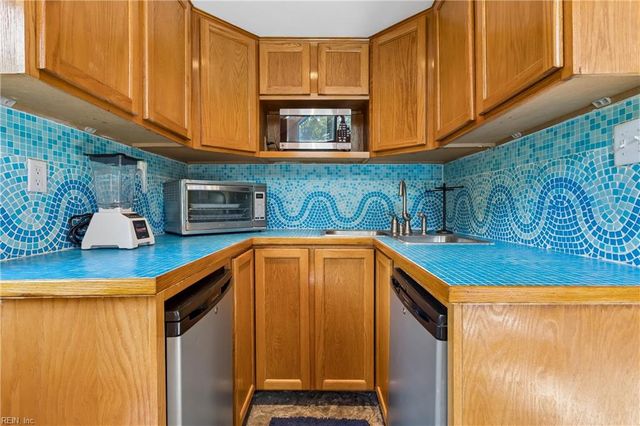 510 Oak Grove RD, Norfolk, VA 23505