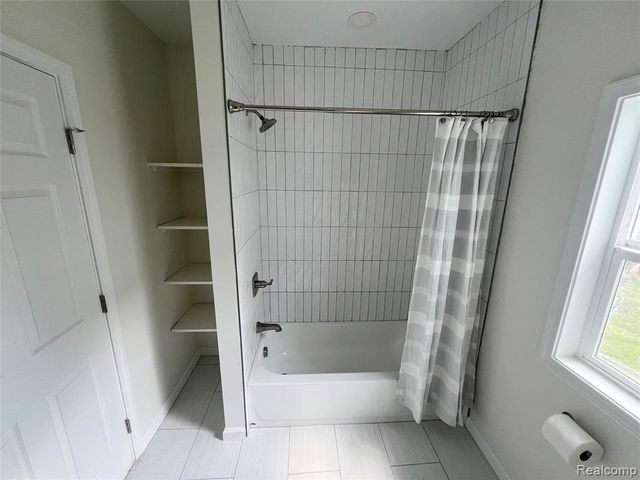 43 Rathbone Street, Mount Clemens, MI 48043