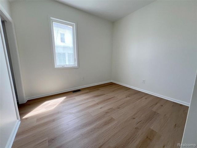 43 Rathbone Street, Mount Clemens, MI 48043