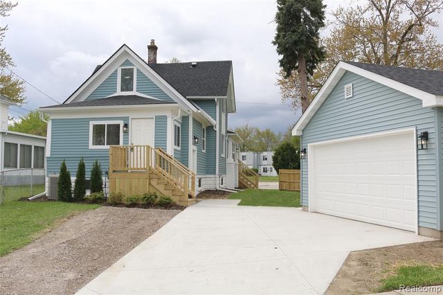43 Rathbone Street, Mount Clemens, MI 48043