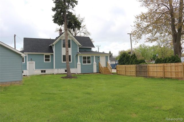 43 Rathbone Street, Mount Clemens, MI 48043