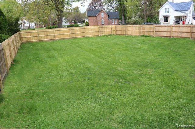 43 Rathbone Street, Mount Clemens, MI 48043