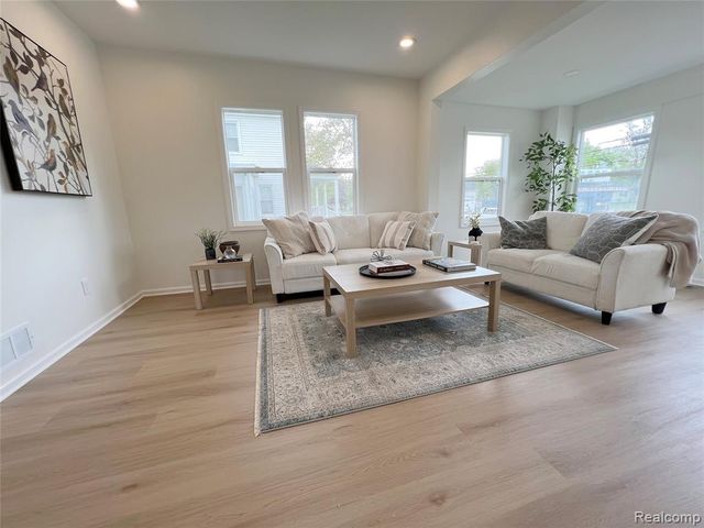 43 Rathbone Street, Mount Clemens, MI 48043