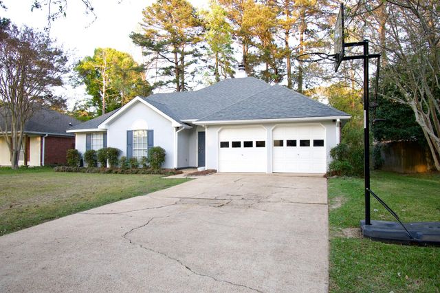 625 Twin Harbor Pl, Madison, MS 39110