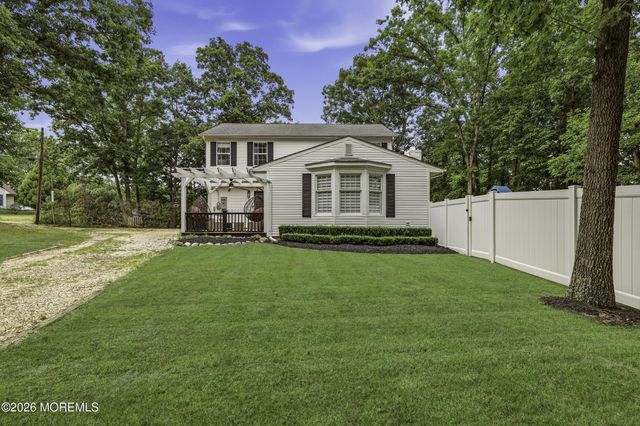 19 Elm Street, Jackson, NJ 08527