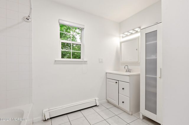 19 Elm Street, Jackson, NJ 08527