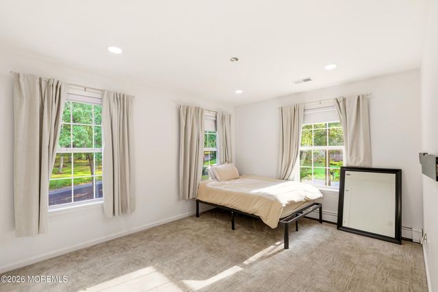 19 Elm Street, Jackson, NJ 08527