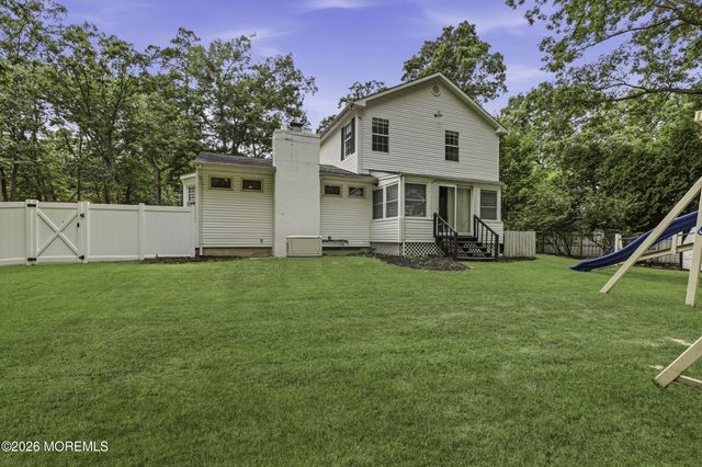 19 Elm Street, Jackson, NJ 08527