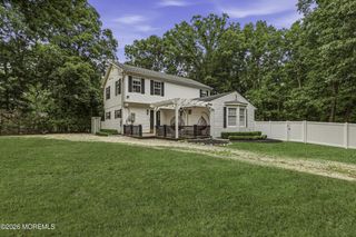 19 Elm Street, Jackson, NJ 08527
