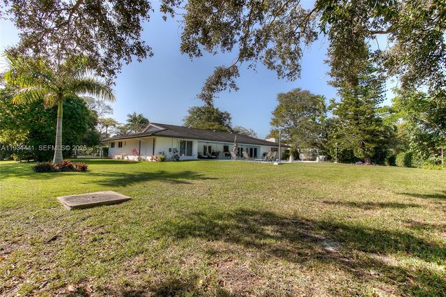 6875 N Cartee Rd, Palmetto Bay, FL 33158
