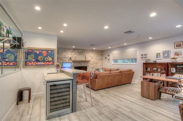 6875 N Cartee Rd, Palmetto Bay, FL 33158