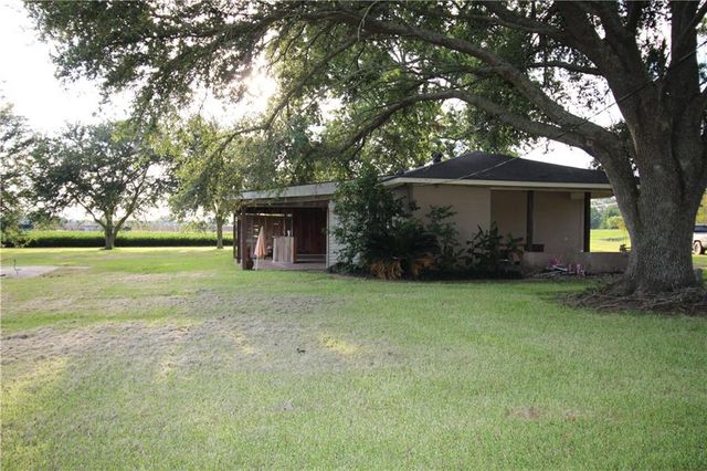 3794 451 Highway, Moreauville, LA 71355
