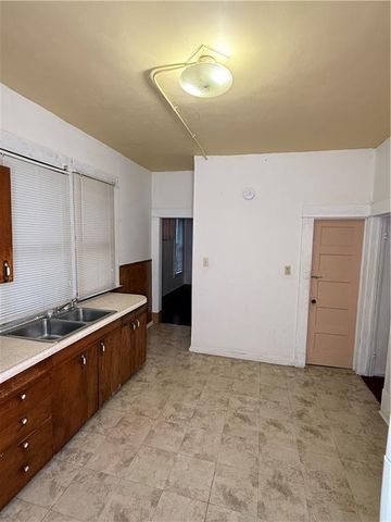 2203 Vories Street, St Joseph, MO 64507