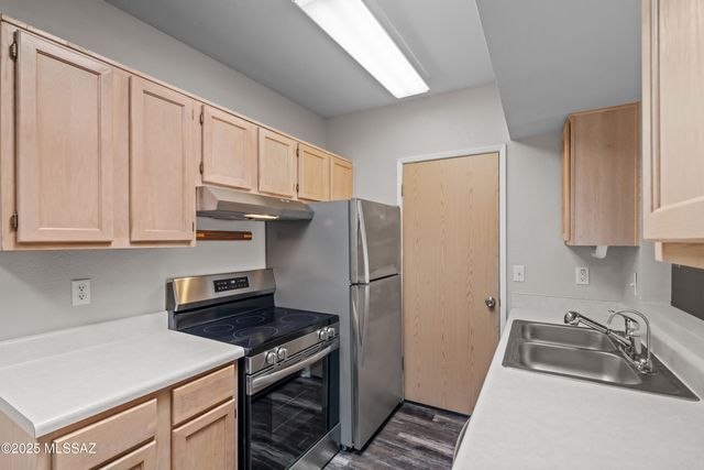 7666 E 22nd St Apt 50, Tucson, AZ 85710