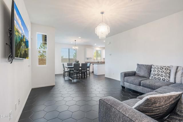 344 Campbell Court, Santa Paula, CA 93060