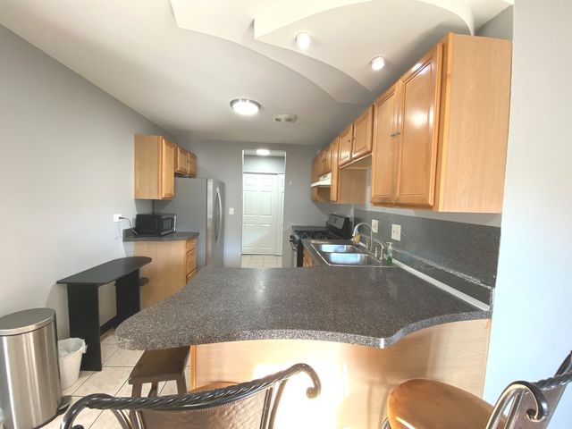 5815 N Spaulding Avenue 2C, Chicago, IL 60659