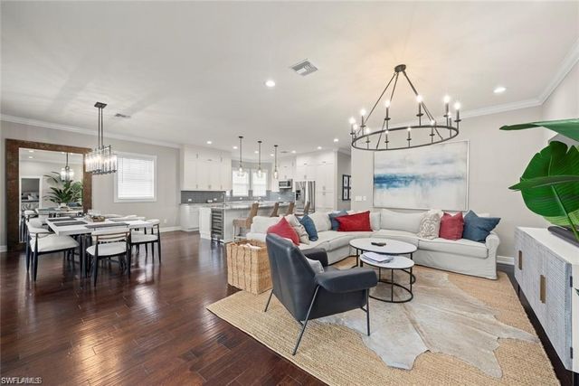 646 Vintage Reserve CIR 4D, Naples, FL 34119