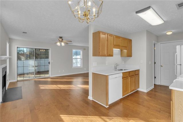 1050 Daventry Crossing, Woodstock, GA 30188