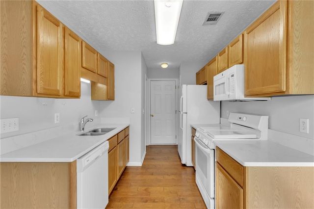 1050 Daventry Crossing, Woodstock, GA 30188