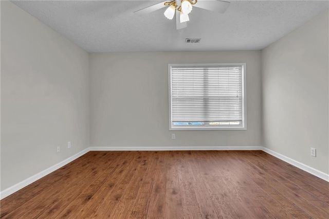 1050 Daventry Crossing, Woodstock, GA 30188