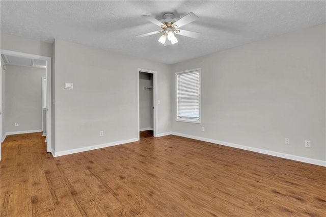 1050 Daventry Crossing, Woodstock, GA 30188