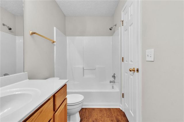 1050 Daventry Crossing, Woodstock, GA 30188