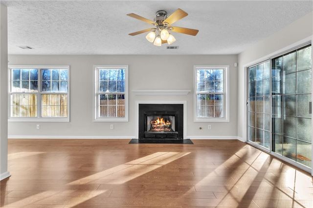 1050 Daventry Crossing, Woodstock, GA 30188