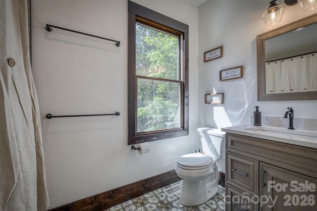 2243 Cottage Park Road, Morganton, NC 28655