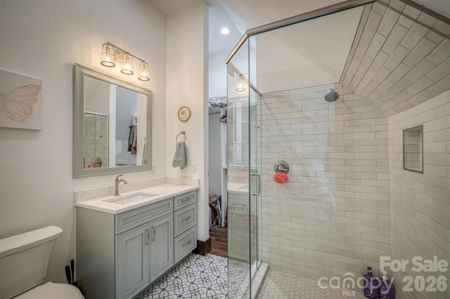 2243 Cottage Park Road, Morganton, NC 28655