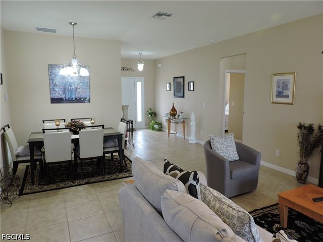 204 NW 11th ST, Cape Coral, FL 33993