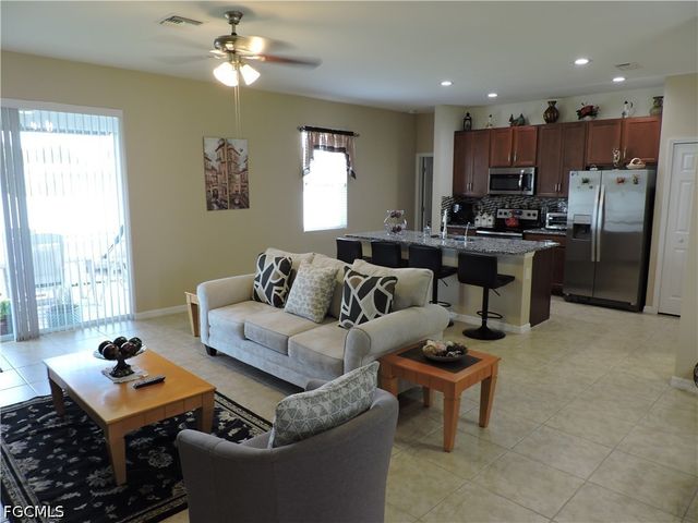 204 NW 11th ST, Cape Coral, FL 33993