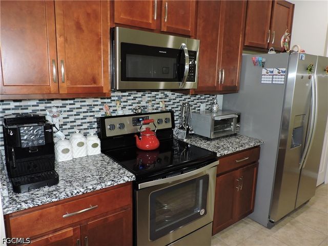 204 NW 11th ST, Cape Coral, FL 33993