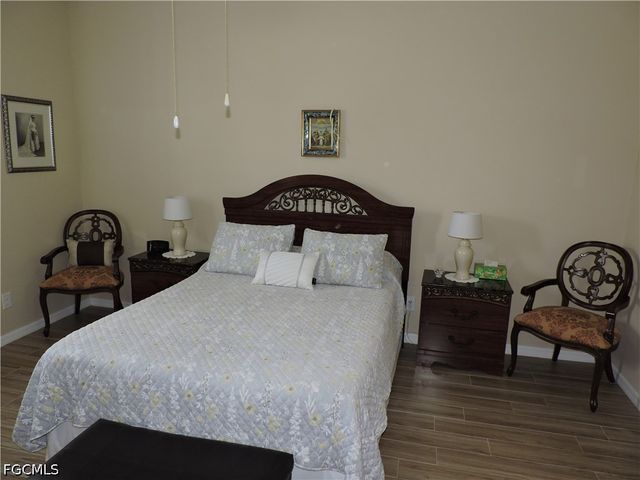 204 NW 11th ST, Cape Coral, FL 33993