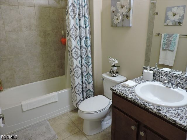 204 NW 11th ST, Cape Coral, FL 33993