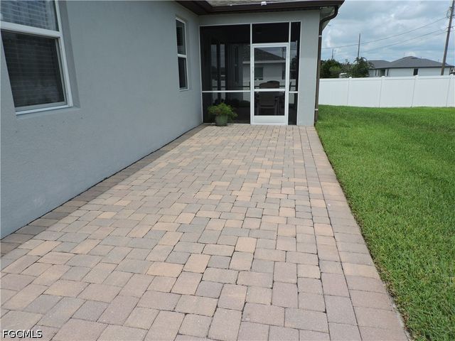 204 NW 11th ST, Cape Coral, FL 33993