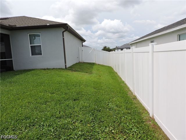 204 NW 11th ST, Cape Coral, FL 33993