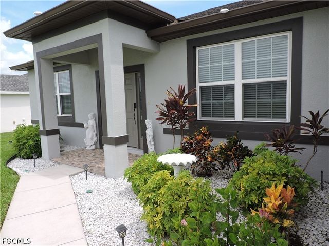 204 NW 11th ST, Cape Coral, FL 33993