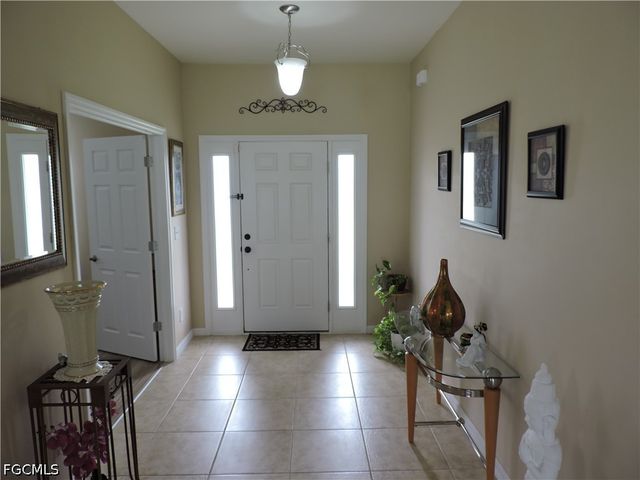 204 NW 11th ST, Cape Coral, FL 33993