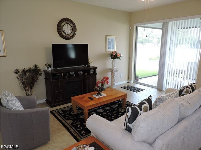204 NW 11th ST, Cape Coral, FL 33993