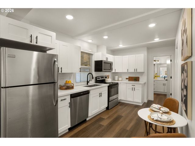 411 Ne 92ND Ave, Portland, OR 97220