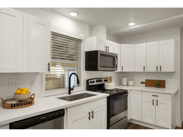 411 Ne 92ND Ave, Portland, OR 97220