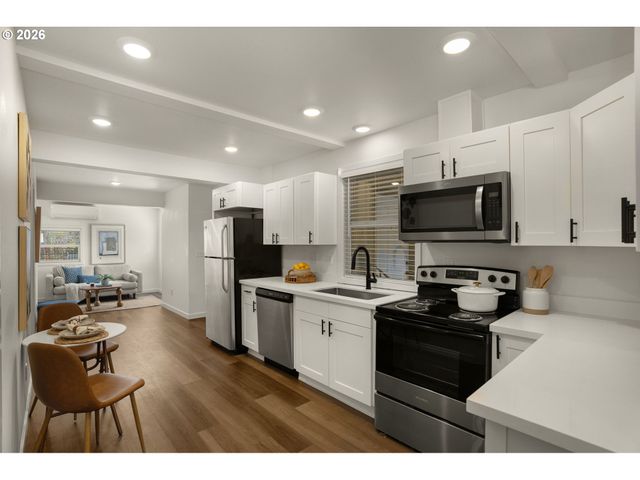 411 Ne 92ND Ave, Portland, OR 97220