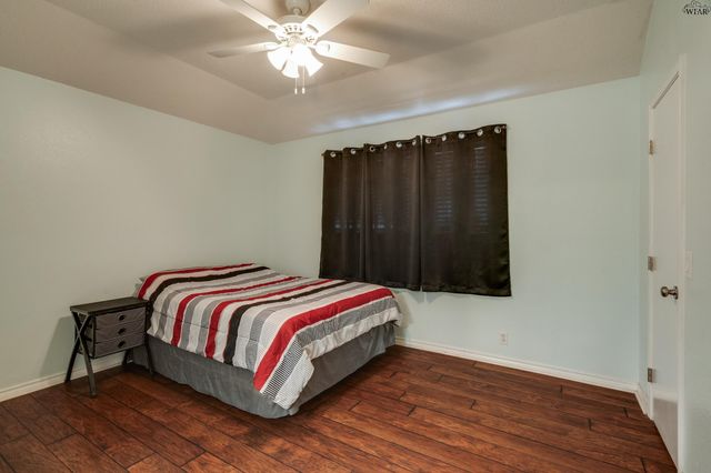 500 SWENSON STREET, Burkburnett, TX 76354