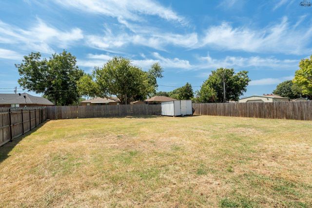 500 SWENSON STREET, Burkburnett, TX 76354