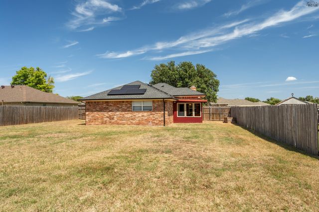 500 SWENSON STREET, Burkburnett, TX 76354