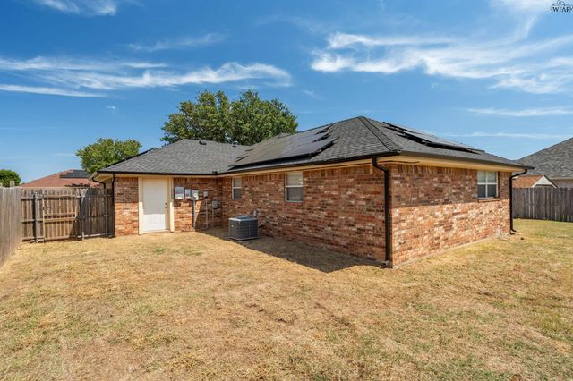 500 SWENSON STREET, Burkburnett, TX 76354