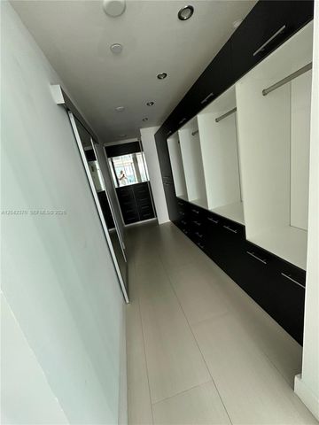 900 Biscayne Blvd 2312, Miami, FL 33132