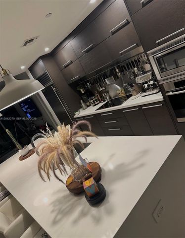 900 Biscayne Blvd 2312, Miami, FL 33132