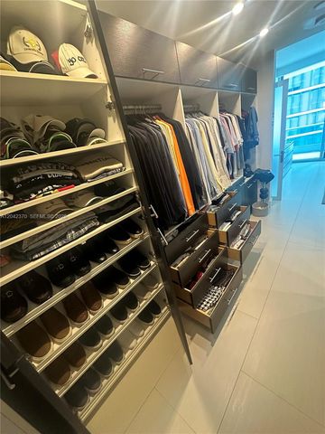 900 Biscayne Blvd 2312, Miami, FL 33132